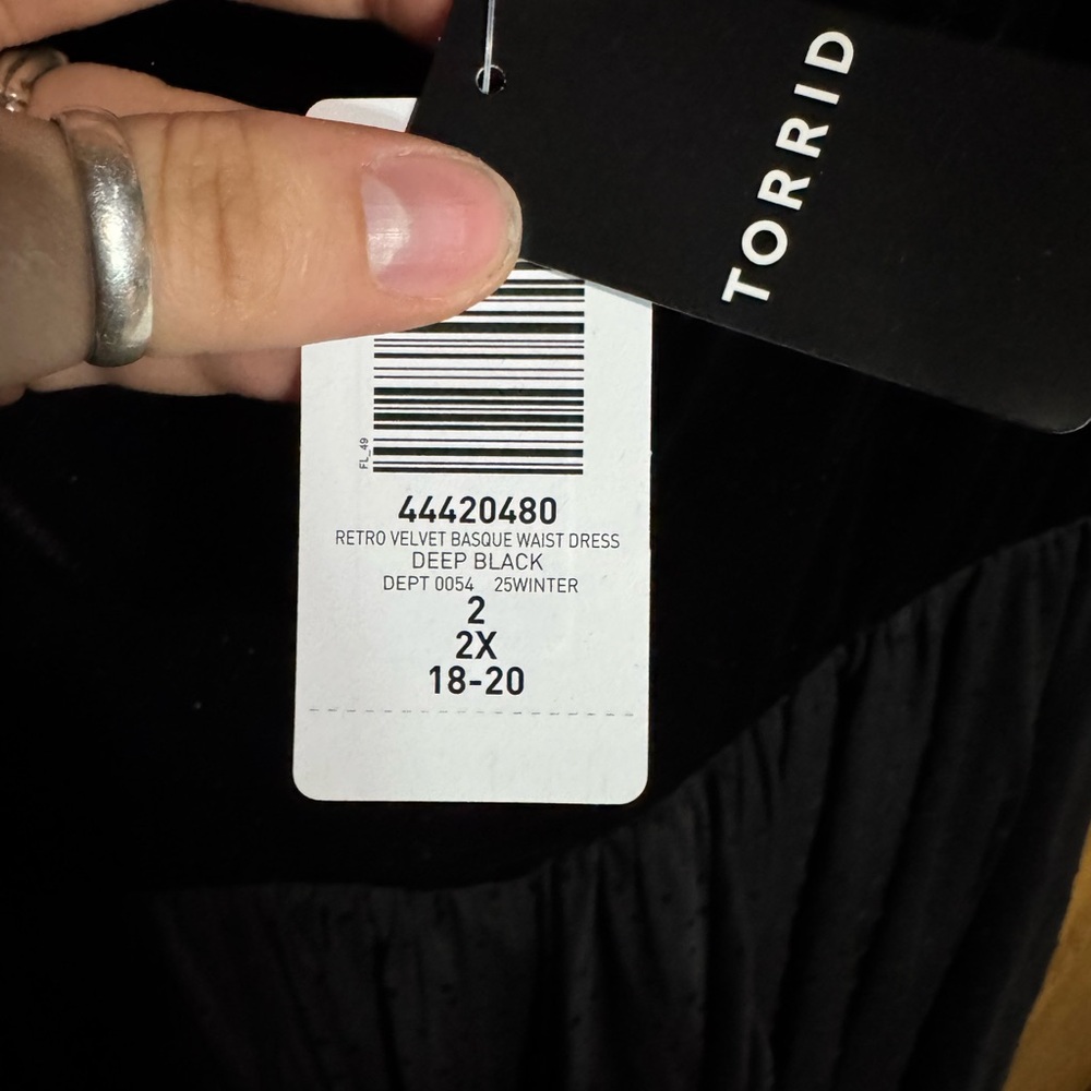 Torrid Black Velvet Midi Dress Size 2X NWT - Picture 3 of 4